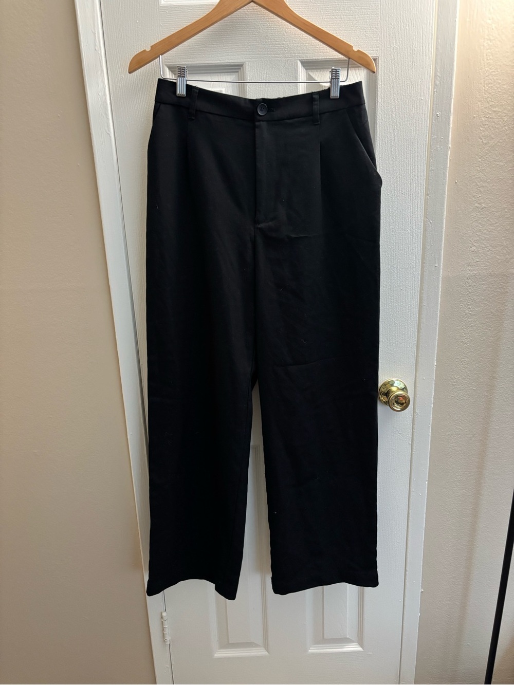 H&M Black Wide-Leg Trousers for Women - Picture 2 of 5